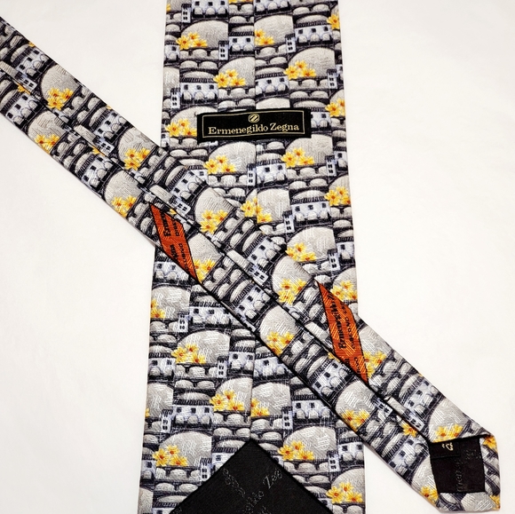 Ermenegildo Zegna Necktie; Excellent Condition - Picture 4 of 4